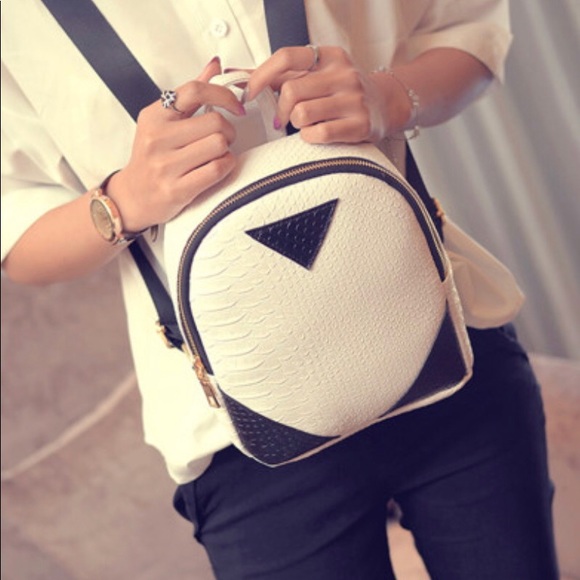 Mini back pack - Picture 2 of 4